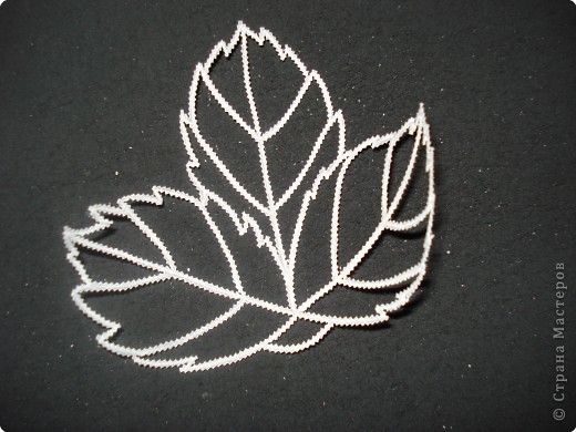 Специальными ножницами для пергамано вырезаем (фото 4)