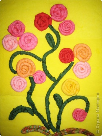Сделали с дочкой (8 лет) из салфеток. Мне кажется получилось с настроением. Спасибо Татьяне Николаевне за прекрасную идею.