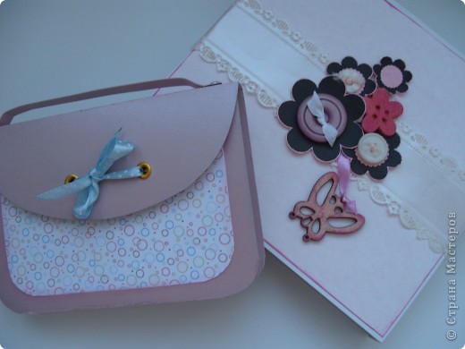 В сумочке - блокнотик, а в нем чего только нет... Бантики, бусинки, заклепочки... (фото 3)