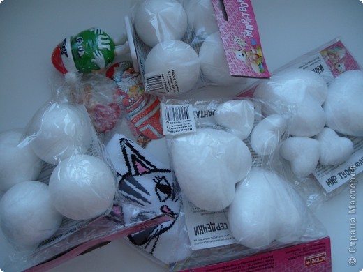 А это подарки от самого Деда мороза. Я видела столько чудес делают в СМ из таких шариков, а у нас их нет в продаже. Элечка (Эльвира-Педагоша), передай Деду морозу огромную благодарность за доставленную радость от нас со Златой)))))))))))))))))))) (фото 9)