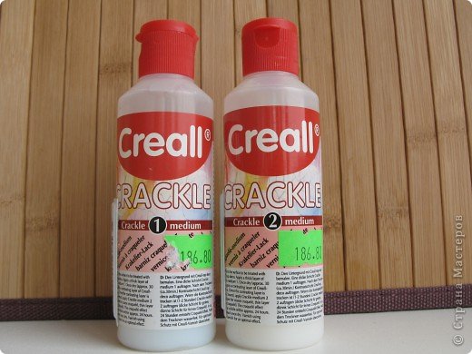 3. Старый знакомый - двуликий "Creall-Crackle" (Голландия), мы с ним встречались в первой серии. Так вот, двухшаговый кракелюр он умеет делать так же хорошо, как и одношаговый - лак "Универсал". Шаг 1 наносим нормальным ровным слоем, После того как подсох до "мягкого", но НЕ ЛИПКОГО состояния, наносим шаг 2. (фото 6)