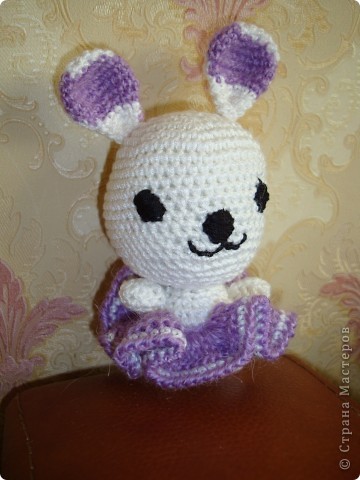 Зайка. Описание http://kru4ok.ru/amigurumi-zainka/ (фото 8)