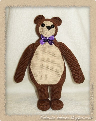 Миша. Рост около 25 см. Схема тут: http://amigurumi.com.ua/pattern/37-dlya-opitnih/189-tot-samyj-medved (фото 4)