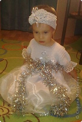 Незатейливое платьице придумала сама. Скоро Новый год!!!!!! (фото 4)