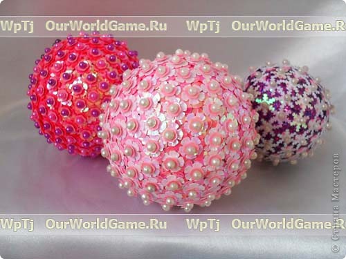 <p><a href="http://ourworldgame.ru/novogodnie-igrushki-svoimi-rukami-iz-paitekov/">Новогодние игрушки своими руками из паитеков.</a></p> (фото 7)