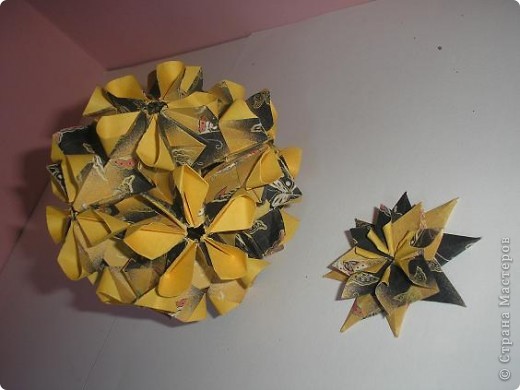 звезда на подвес Origami Star
Enrica Dray
Диаграмма: http://www.flickr.com/photos/50612995@N02/6543158731/in/photostream/ (фото 7)