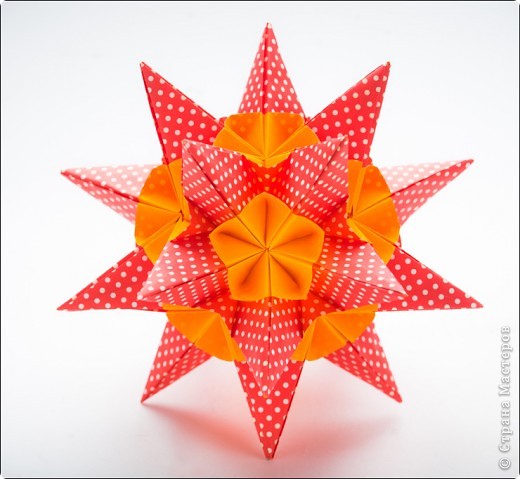 Модель: Flower star
Автор: Meenakshi Mukerji
30 мод, 15х7.5см
итоговый размер 18см (фото 2)