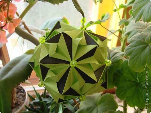 Кусудама Floral Globe от Tomoko Fuse. МК здесь https://podjem-tal.ru/node/92952 (фото 8)