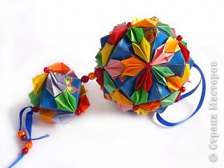 Посмотрите, какой игрушечкой может вылядеть эта кусудама. http://ru-kusudama.livejournal.com/1120008.html (фото 25)