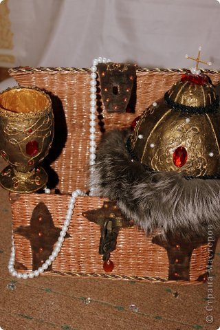 Работа № 88.
"Мой царский подарок самой себе"
Увидев давным-давно эти работы, сразу захомячила их в копилку. Но руки, как это часто бывает, все не доходили. Снится, нет, они мне не снились, но в мозгу свербели нудно – «Хочу! Хочу! Хочу!», «Когда? Когда? Когда?»
А тут конкурс! Вот он – мой Шанс!!! Или сейчас, или никогда!!!
Оказалось – СЕЙЧАС! И я этому очень-очень рада!
Людмила, спасибо, за такой прекрасный порыв – побаловать себя, любимых!
И уделить немного времени на исполнение своих желаний.
А теперь, собственно, и мой себе подарок, который царский... (фото 72)