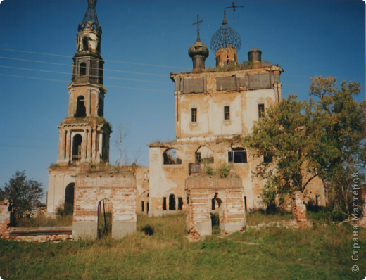 К сожаленью, в 1937 году церковь была закрыта и теперь она разрушена.
Троицкая церковь в наши дни... (фото 29)