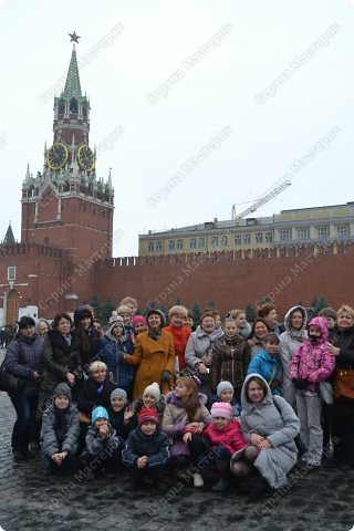 Счастливейший день все вместе, да нигде-нибудь а на Красной Площади!
Общая фотография с жителями нашей Страны! (фото 5)