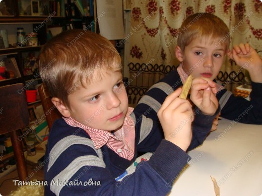 Домик называется стручок. Он распадается на две половинки.
(фото 3)