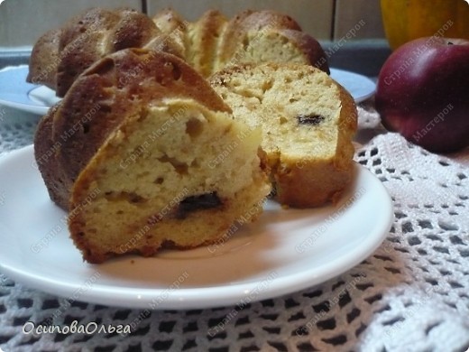 КЕКС "ВОЗДУШНЫЕ ЗАМКИ"
http://www.povarenok.ru/recipes/show/17470/
Мои дополнения:
Кекс очень вкусный, нежный и воздушный. Только я шоколада мало положила внутрь и семечек кунжутных не было. Но и так очень вкусно получилось) (фото 4)