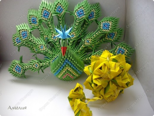 МК Павлина https://podjem-tal.ru/node/255630
Схема кусудамы http://goorigami.com/diagrams/little-island-kusudama (фото 2)