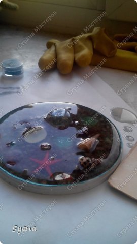 Гладь воды. Самое главное не трогать теперь до ПОЛНОГО высыхания чтоб не осталось следов. Сохнет примерно сутки. Я тыкала пальцем проверяла высохло или нет и остался от пальца некрасивый отпечаток((( (фото 8)