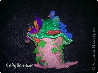 На выходных слепили с доченькой вот такой домик-пенёк с гномиком)) (фото 1)