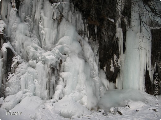Замерзшие водопады. (фото 6)