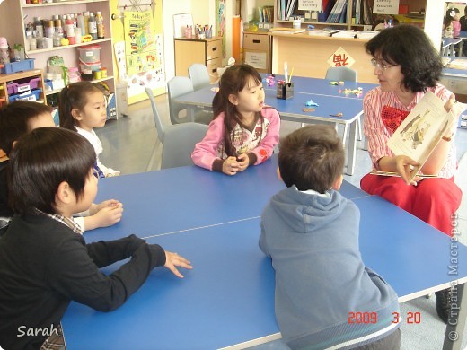 This is me reading a book for the Year 1 students. (фото 8)