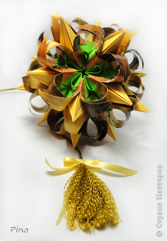 Кусудама Curly-Blossomed, автор Ханина Наталия. Схема здесь http://ru-kusudama.livejournal.com/168979.html?thread=1512467  (фото 1)