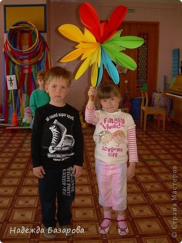 Репетиция показала, что такие цветы будут смотреться великолепно! Ждите выпускных фотографий. (фото 13)