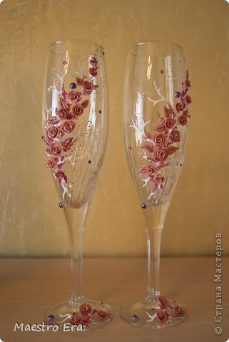 Очень довольна бокалами... не смотря на то, что линии белого контура по стеклу получились толстоваты. (фото 3)