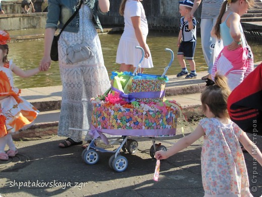 Коляска, занявшая второе место.. Коляску, занявшую первое место не успела сфотать, очень быстро они уехали :( (фото 4)