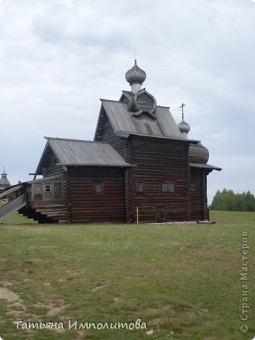 Церковь Преображения (1707г) из с.Янидор Чердынского района,срублена без единого гвоздя (фото 2)