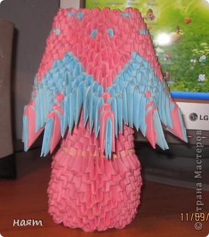 В инете нашла вот такую картинку и чуть от зависти не померла...http://yourorigami.info/2009/08/22/saipan-prison-art-lamp.html  Смастерила пока жалкое подобие