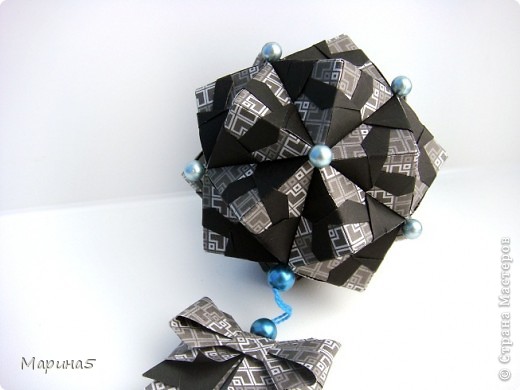 Кусудама Floral sonobe, variation 2
Автор: Наталья Романенко
МК http://kusudama.info/2011/11/sonobe-variation-6/#more-419 (фото 8)