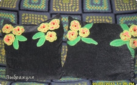 На дачном диване смотрятся очень неплохо. Муж не перестаёт удивлятся , что всё появляется просто из нечего. (фото 2)