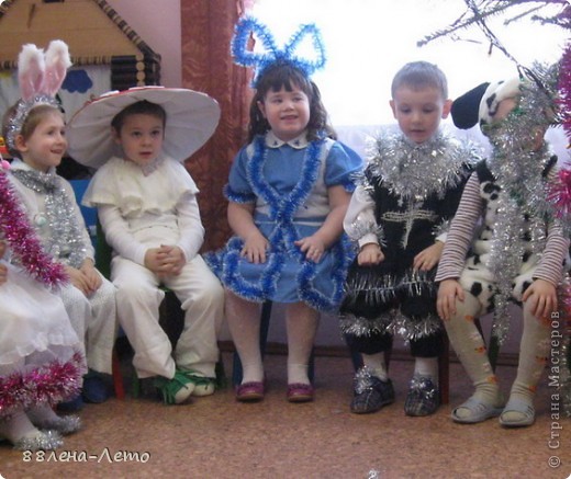 Очень понравился ещё мальчик в костюме мухомора. (фото 3)