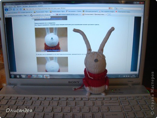 ...и пошла искать схему...
К своему удивлению, нашла быстро...
http://glinchak.com/amigurumi/master-klass-tot-samiy-zayac-t39.html
Очень благодарна Розетке - автору замечательного МК...
( погуляйте по ее блогу и ,я уверена, найдете там еще много интересного)... (фото 4)