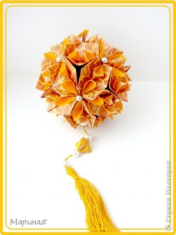 Кусудама Floristry
Автор Наталья Романенко
МК http://kusudama.info/2011/12/floristry-tutorial/#more-581 (фото 5)