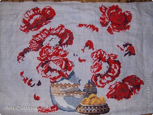 Работа выполняется Николаем Михайловичем Беликовым
"Маки" 292х216 клеток, вышивается около 4 недель (фото 5)