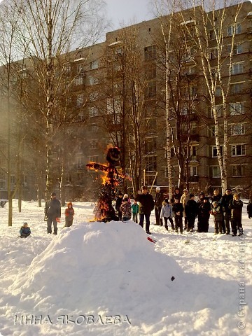 Вы не поверите, сгорая  , у неё проступило лицо с улыбкой! Мистика какая-то! По толпе такой ропот прошёл , аж мурашки по телу! (фото 16)