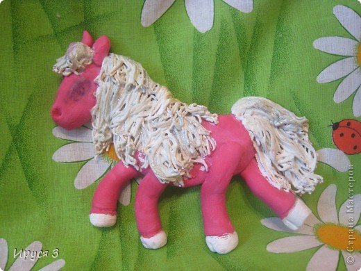 тоже Маришкина работа ( солёное тесто ) , лошадку , белочку и дракошу Марина делала вместе со своей крёстной Оксаной -))) (фото 9)