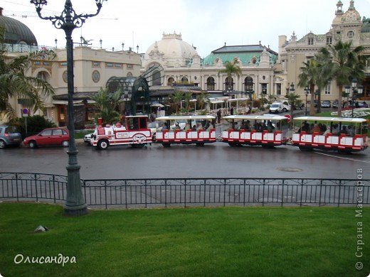 Экскурсионный паровозик...При желании можно покататься по Монте-Карло, но "ножками", по-моему, намного интереснее... (фото 40)