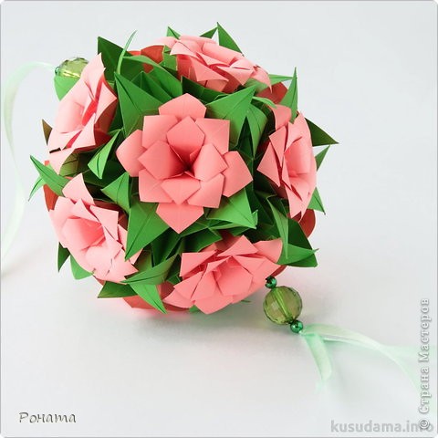 Flowers from the book "Hana no kusudama" by Mariko Kubo
Flowers: 8.5*8.5 cm, 8*8 cm, 7*7 cm
Leaves: 9.9*9.9 cm
"Lazy" (ленивая) Electra: 4.3*4.3 cm
Final height: ~ 12.5 cm
МК Наташи (Амелии) - https://podjem-tal.ru/node/54735 (фото 5)