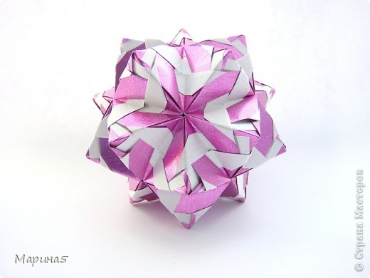 Hurricane Kusudama  (Martin Sejer Andersen)
МК http://www.flickr.com/photos/msaorigami/sets/72157627954672873/ (фото 5)