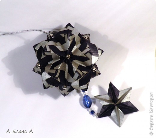 Фото под лампами.
На обвесе:
Dominanta star
Designer: Lukasheva Ekaterina
Схема http://kusudama.me/#/Dominanta/Dominanta_Stars/s1
видео http://www.youtube.com/watch?v=z4zEeyoZv50&feature=player_embedded . (фото 5)