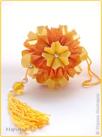 Кусудама Primrose
Автор Наталья Романенко
МК http://kusudama.info/2012/04/Primrose-tutorial/ (фото 1)