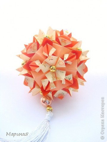 Кусудама Лаура
Автор Наталья Романенко
МК http://kusudama.info/2012/05/laura-tutorial/ (фото 1)