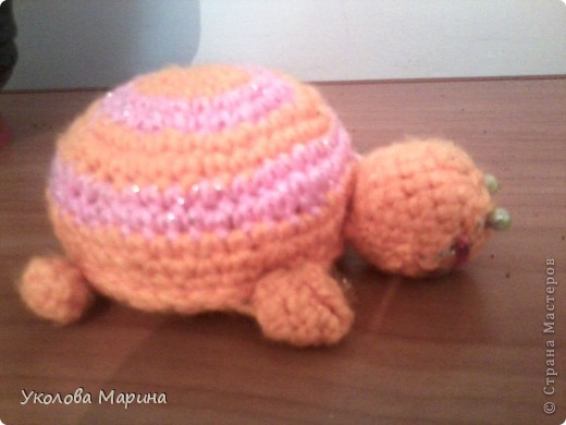 схема на http://kru4ok.ru/vyazanaya-cherepashka-amigurumi/

 (фото 2)