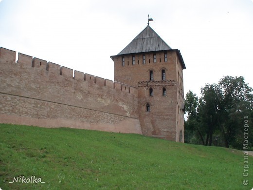 Вид на Владимирскую башню со стороны Софийской набережной (фото 24)