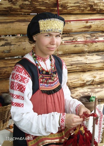 Заняться ручным ткачеством - на бердо, дощечках, сволочке и рогатке. (фото 17)