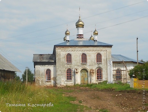 Этот храм в нашей деревне сейчас восстанавливает весь район... (фото 29)