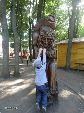 С Бабой Ягой шутки плохи... но Шурик ничего не боится (уже большой парень!) (фото 17)