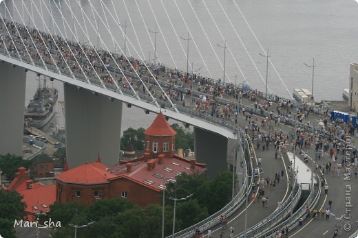 И еще несколько фото с видовой площадки рядом с мостом: (фото 16)