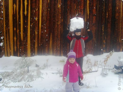  А вот и мои звездуны, снеговика создают. (фото 12)